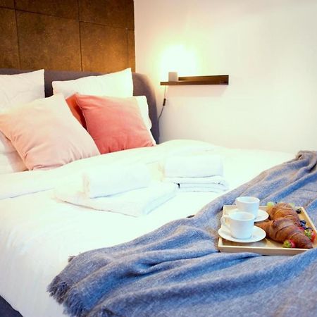 P&O Serviced Apartments Kinowa Варшава Екстер'єр фото