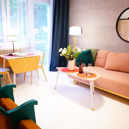 P&O Serviced Apartments Kinowa Варшава Екстер'єр фото