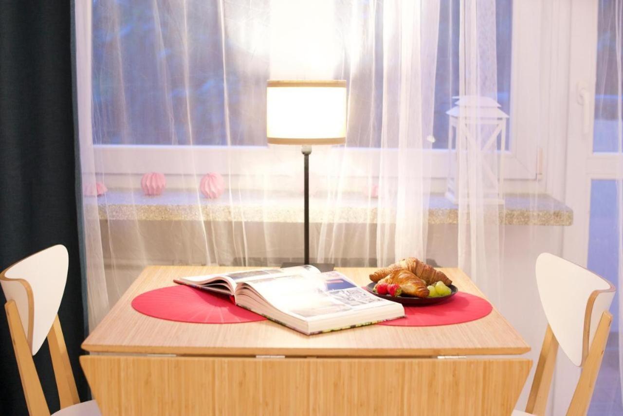 P&O Serviced Apartments Kinowa Варшава Екстер'єр фото